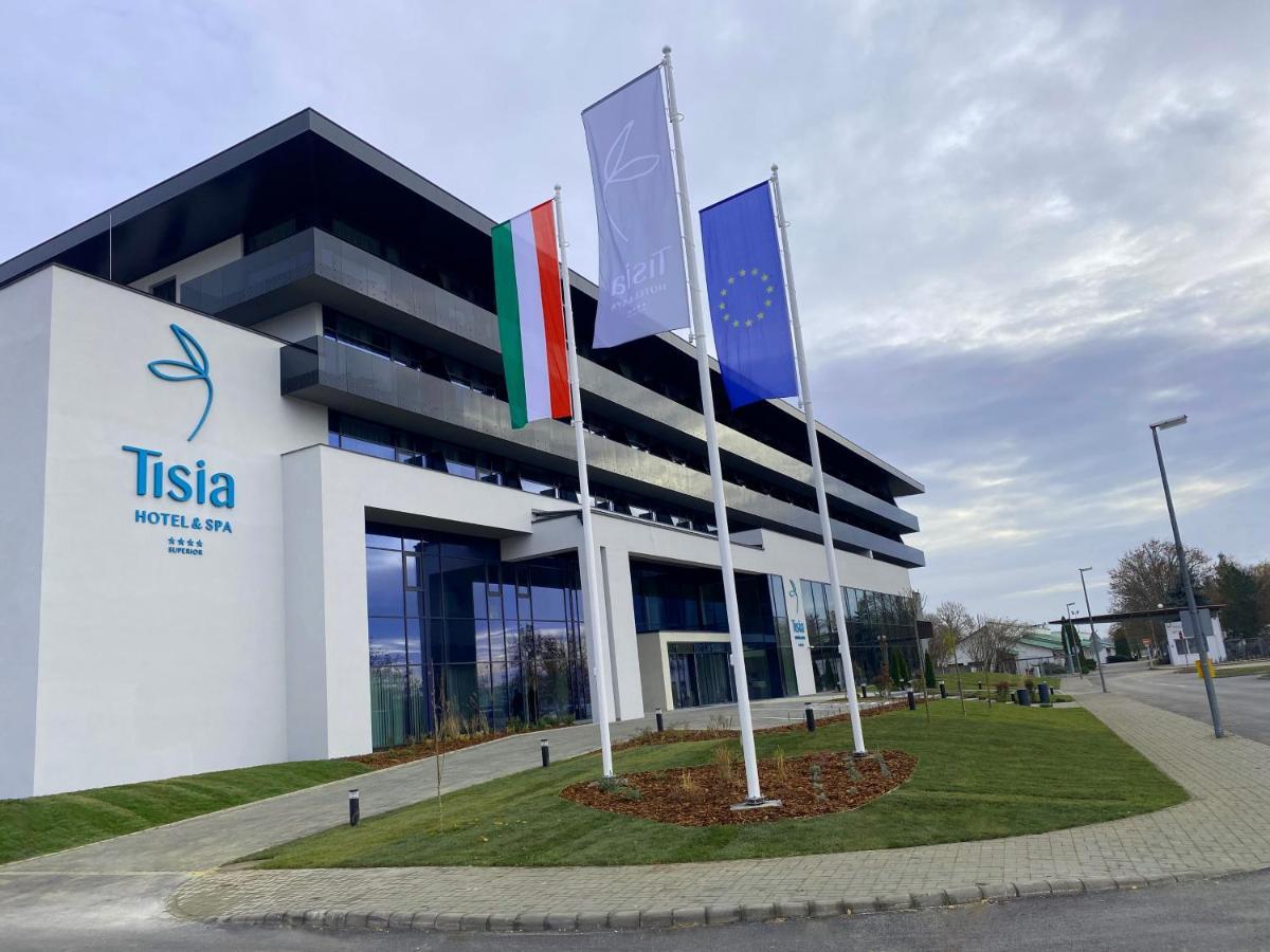 Tisia Hotel & Spa Tiszaújváros Exteriör bild