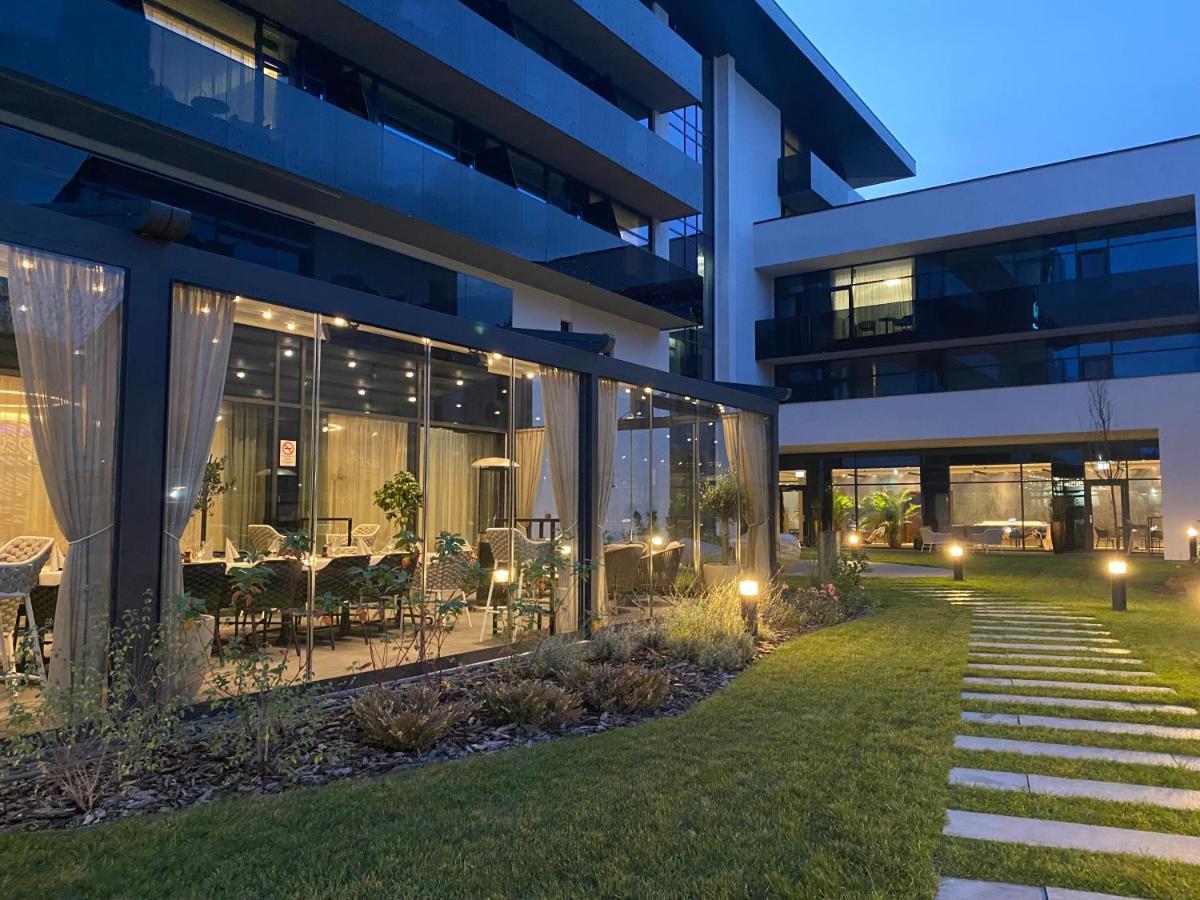 Tisia Hotel & Spa Tiszaújváros Exteriör bild