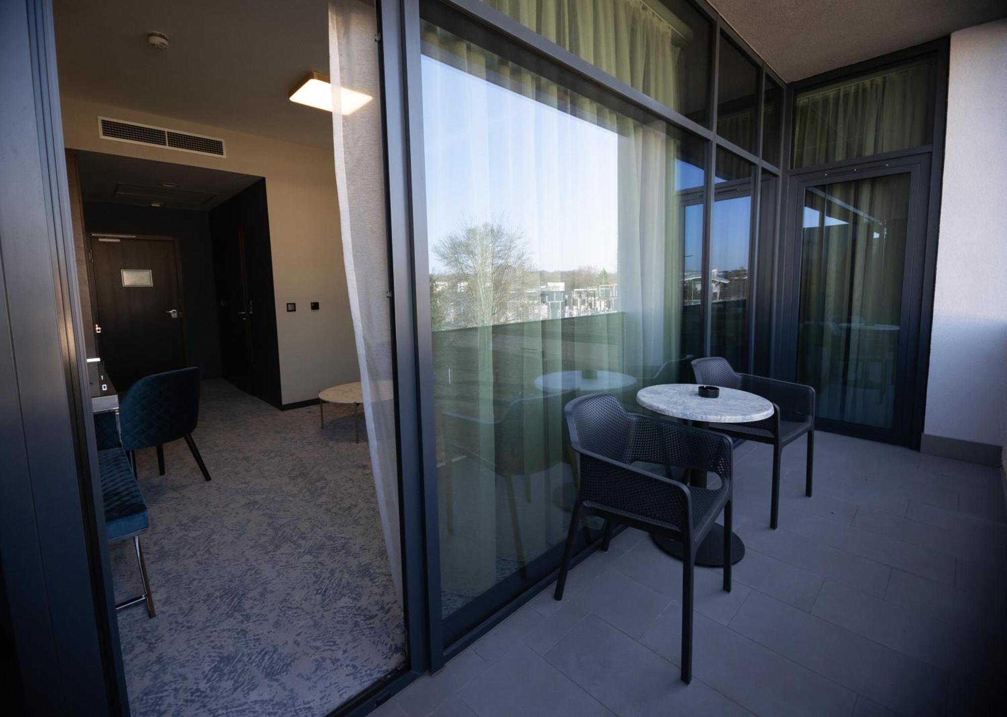 Tisia Hotel & Spa Tiszaújváros Exteriör bild