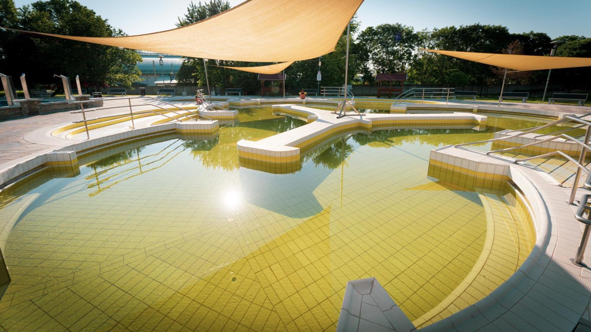 Tisia Hotel & Spa Tiszaújváros Exteriör bild